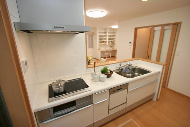Kitchen. With built-in dishwasher IH cooking heater