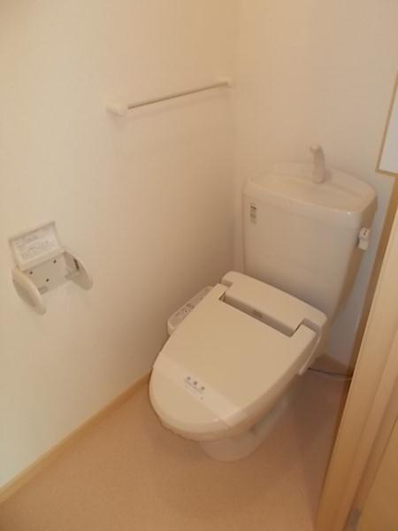 Toilet. Bidet