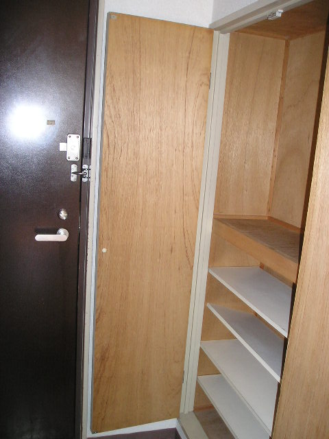 Entrance. Cupboard