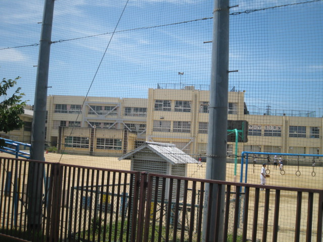 Primary school. Kishiwada Municipal Tokiwa 317m up to elementary school (elementary school)