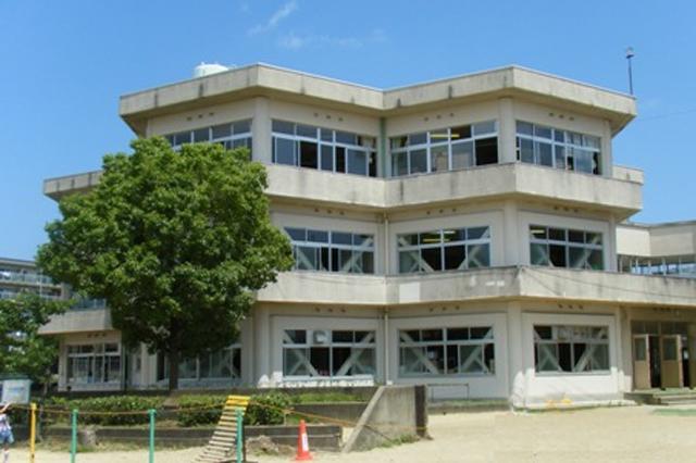 Primary school. Shinjo to elementary school 550m