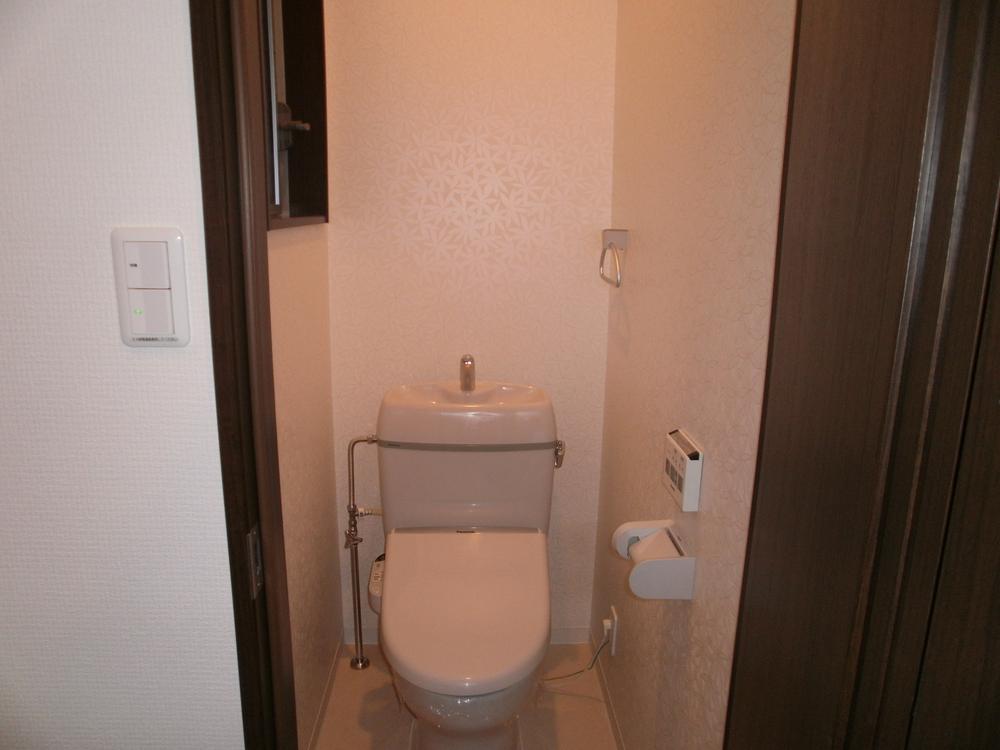 Toilet. Room first floor (January 2013) Shooting