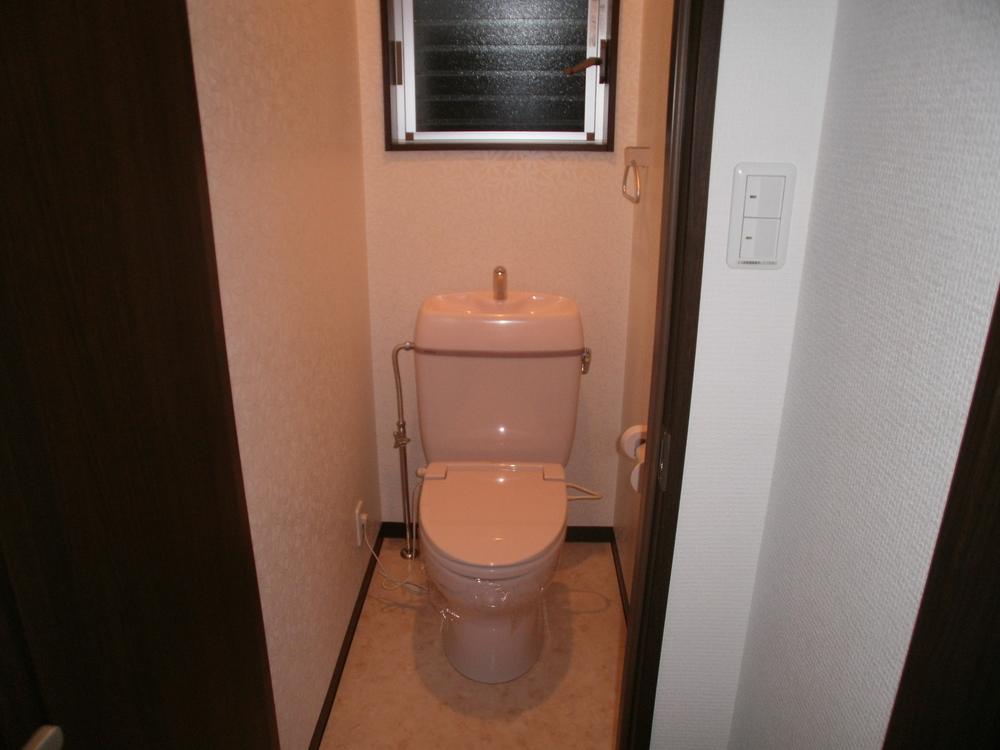 Toilet. Second floor room (January 2013) Shooting