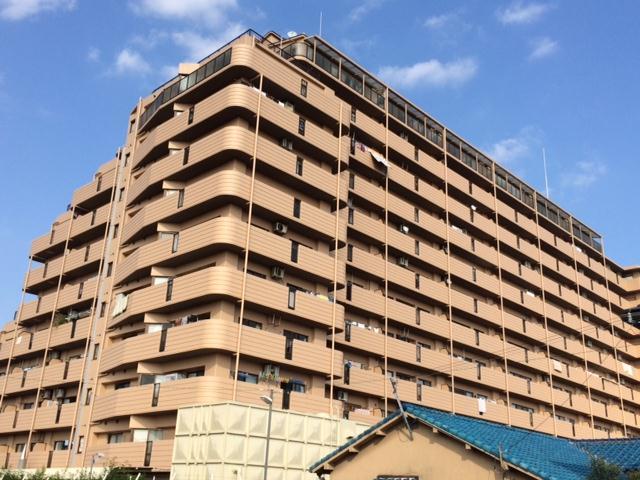 Local appearance photo. 148 units of condominium