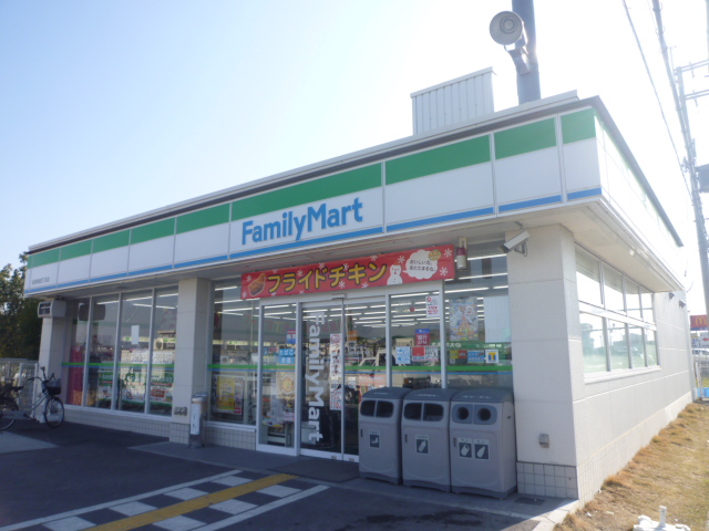 Convenience store. FamilyMart Matsubara Shindo chome store up (convenience store) 912m