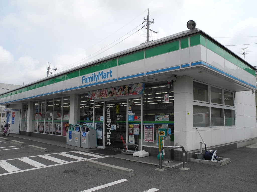 Convenience store. FamilyMart Amamigado chome store up (convenience store) 487m