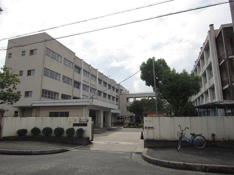 Primary school. 849m to Matsubara Municipal Amaminishi Elementary School