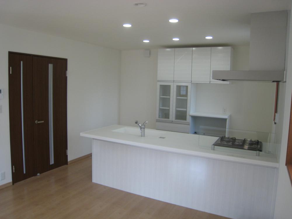 Same specifications photo (kitchen)