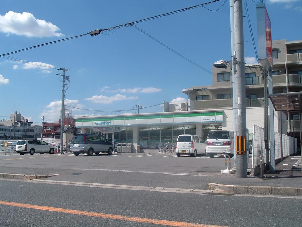 Convenience store. FamilyMart Matsubara Miyakenaka 877m up to one-chome