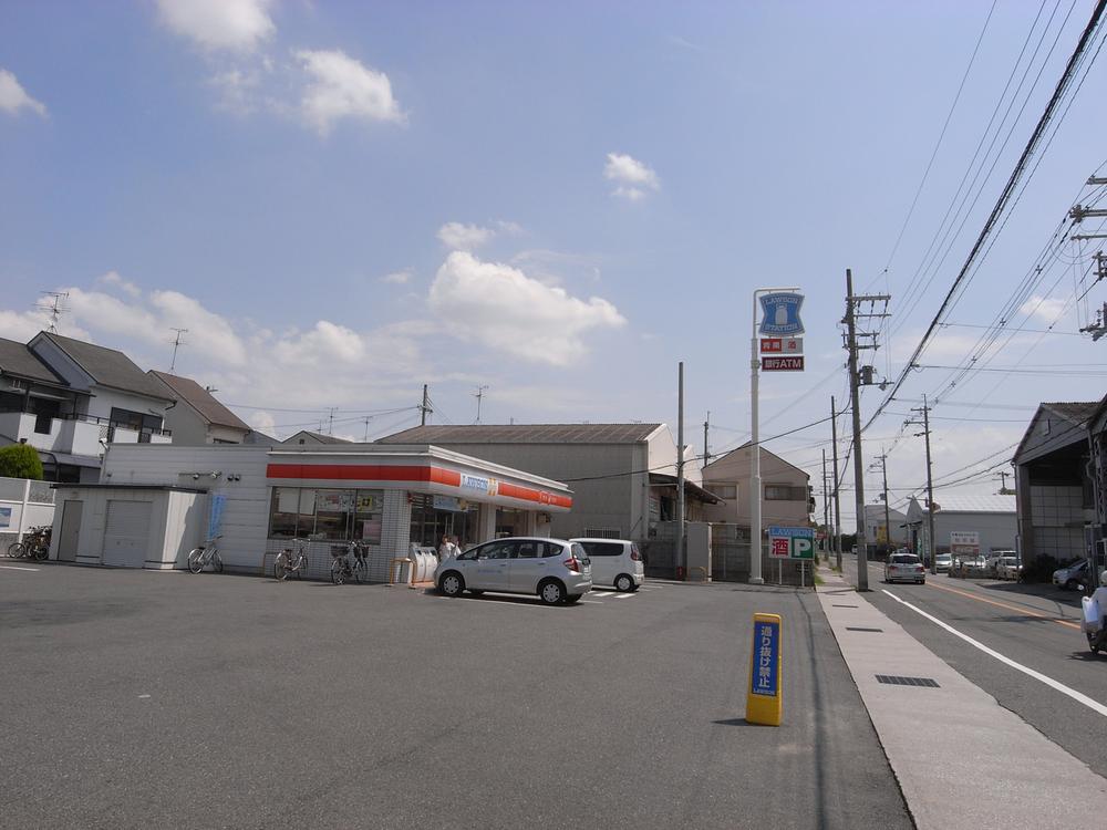 Convenience store. 481m until Lawson Matsubara Miyakehigashi five-chome