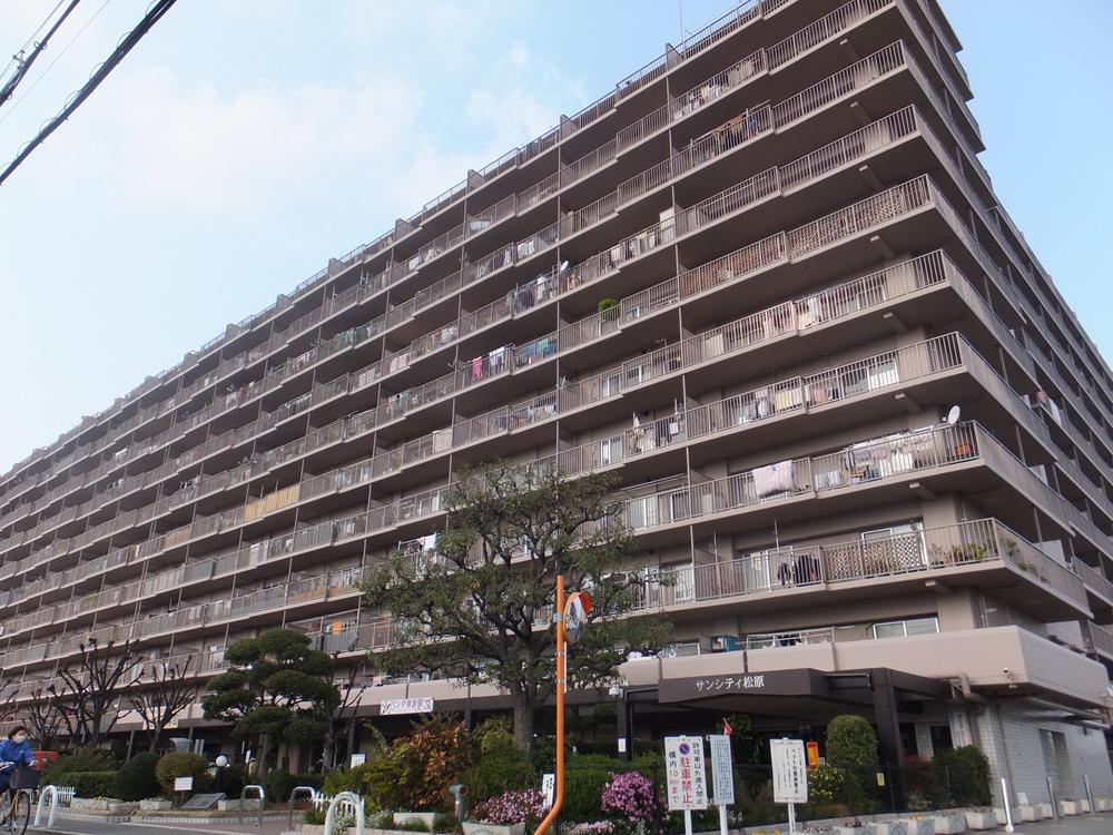 Local appearance photo. Local (12 May 2013) Shooting