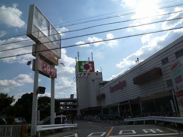 Supermarket. Until Izumiya Matsubara shops 1096m