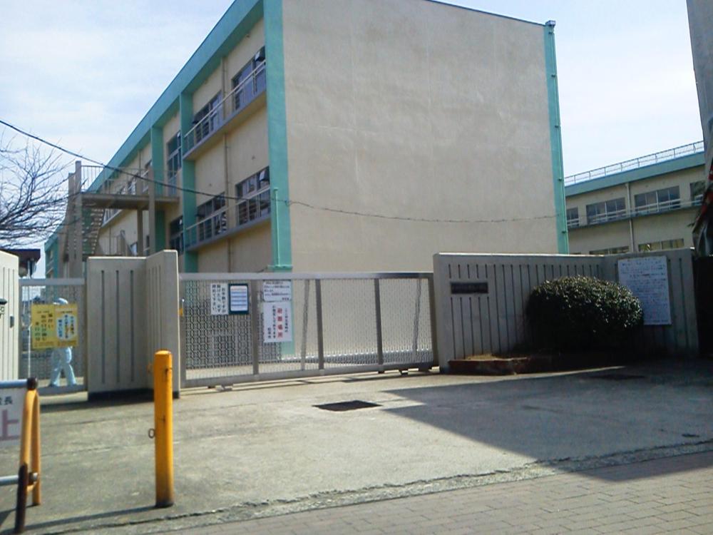 Primary school. 871m to Matsubara Municipal Matsubara North Elementary School