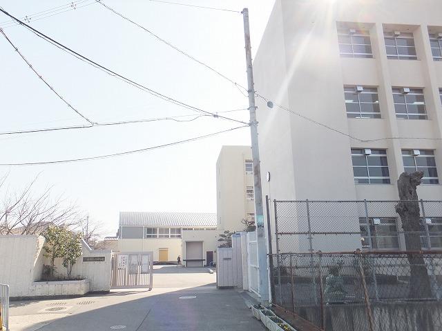 Junior high school. 1346m to Matsubara Municipal Matsubara sixth junior high school