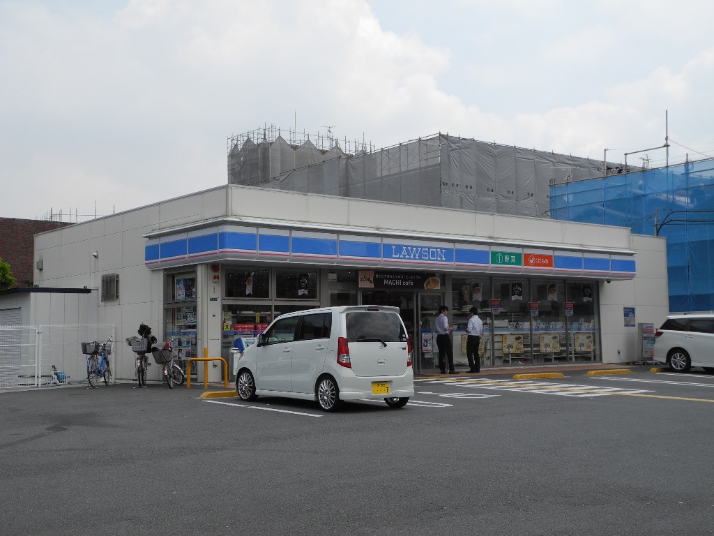 Convenience store. 81m until Lawson Matsubara Taijo 1-chome (convenience store)