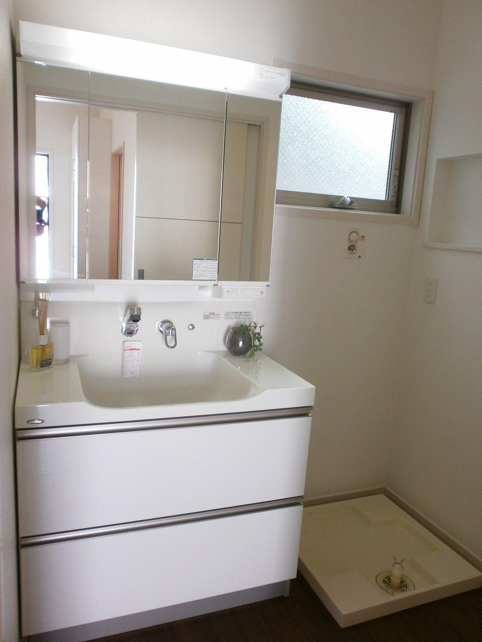 Wash basin, toilet. W900 large vanity ☆