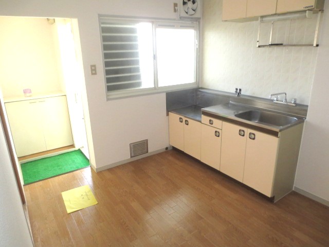 Living and room. Renovated clean