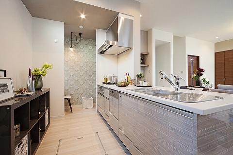 Same specifications photo (kitchen). Well-designed with state-of-the-art function kitchen (our example of construction)