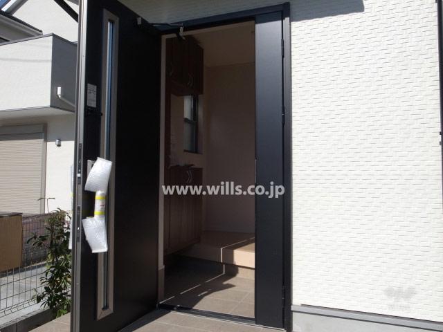 Entrance. Local (11 May 2013) Shooting