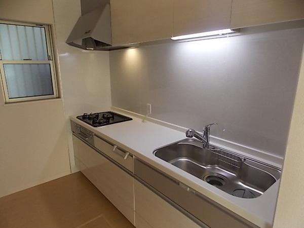 Kitchen. Easy-to-use wide type of kitchen