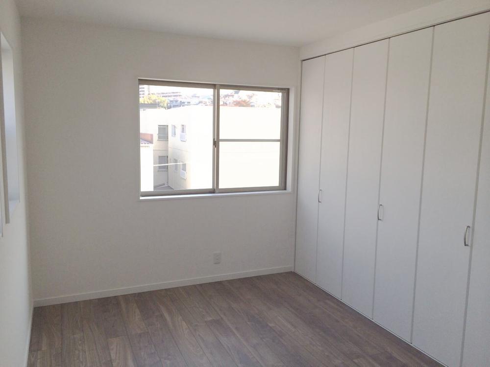 Non-living room. Indoor (11 May 2013) Shooting