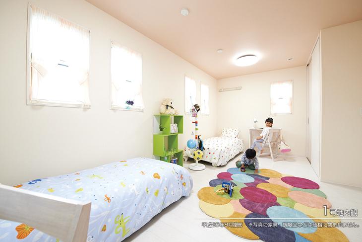 Non-living room.  [No. 1 destination] [No. 1 destination introspection] 2013 August shooting  ※ Furniture in the photos ・ Such as furniture are not included in the price.