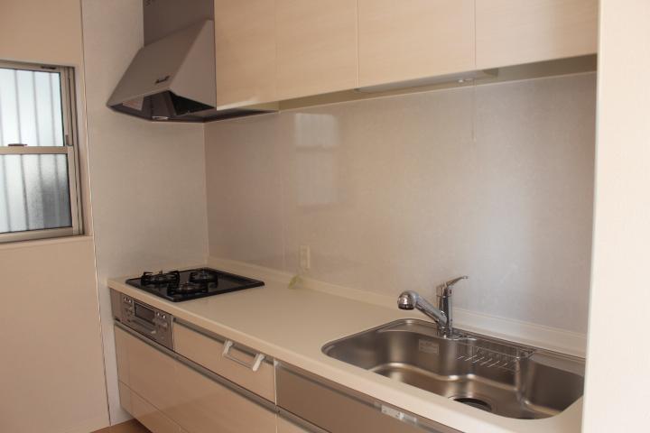 Kitchen. ● easy-to-use kitchen.