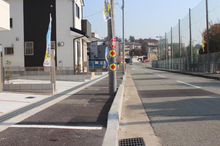 Local photos, including front road. In ● road width about 10m, You can Easy parking.