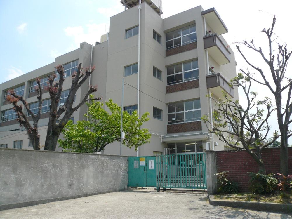 Primary school. 632m to Mino Municipal Southwest Elementary School