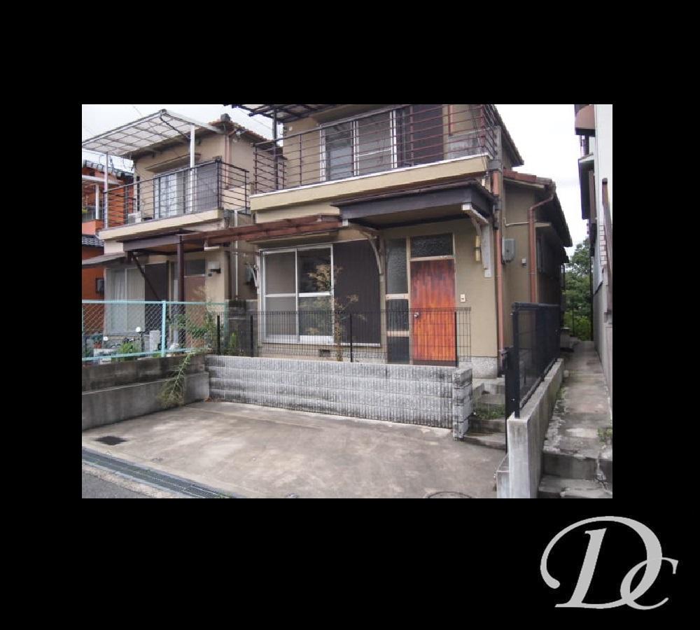 Local appearance photo. There current state old house