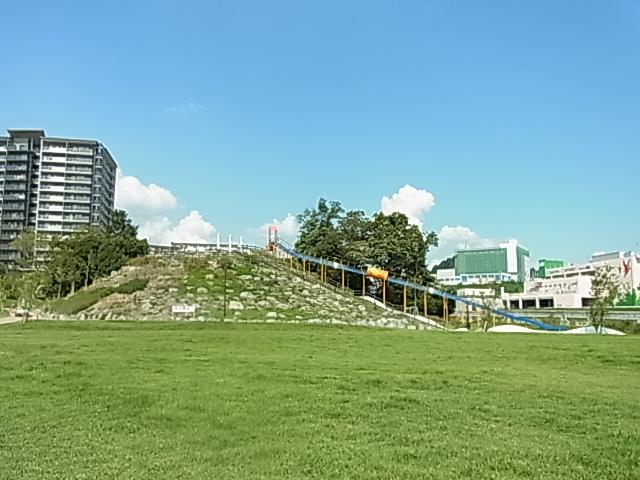 park. Saito Nishi up to 690m about 52000 sq district the largest park of the m. 2012. spring opening of the park plan. Wide-area shelter in the event of a disaster