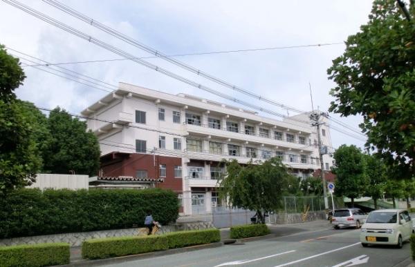 Primary school. 50m to medium primary school