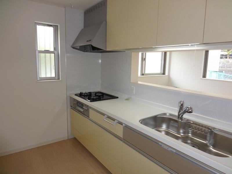 Same specifications photo (kitchen)