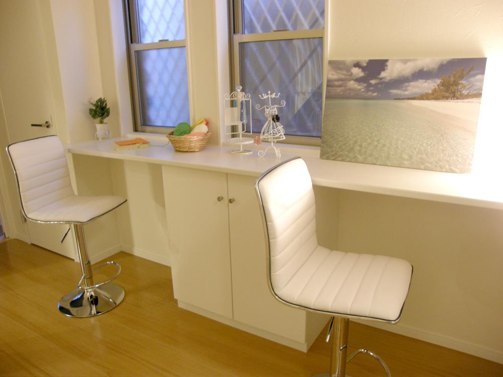 Other introspection. Kids is a space. You can use it as a study desk for children. Also, Why even study.