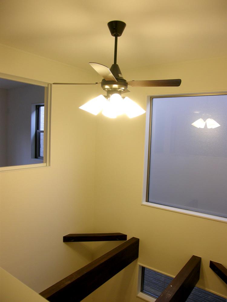 Other introspection. This atrium as seen from the second floor. Since it has the blow-large in the living room, The ceiling is high living will is felt widely.