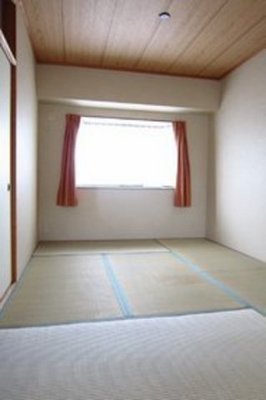 Living and room. Bright, easy-to-use Japanese-style room