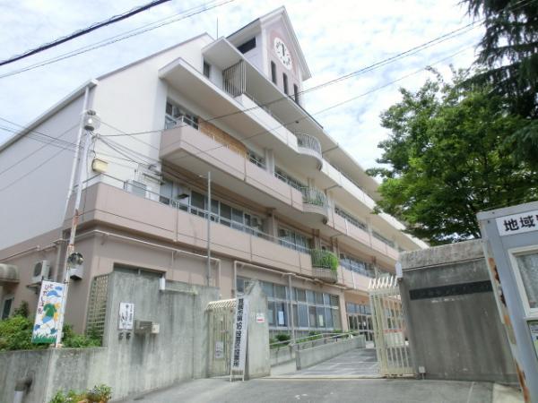Primary school. Mino Tatsukita to elementary school 190m Mino Tatsukita Elementary School