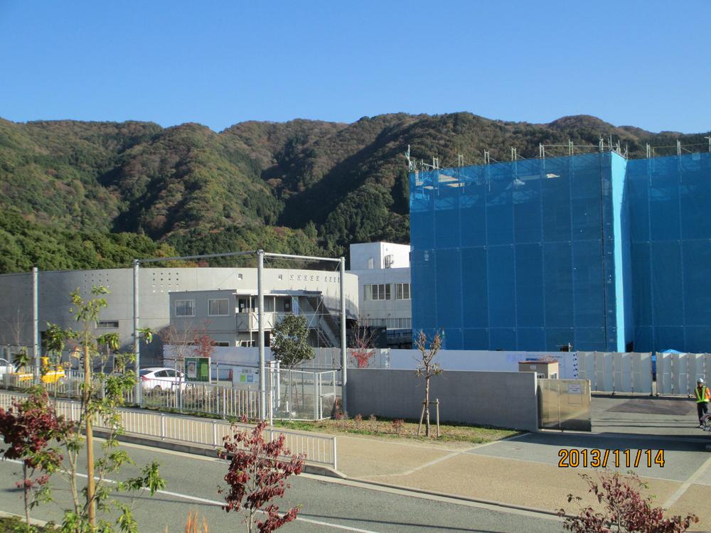 Primary school. Konaka consistent school to "roar forest school of only" 750m