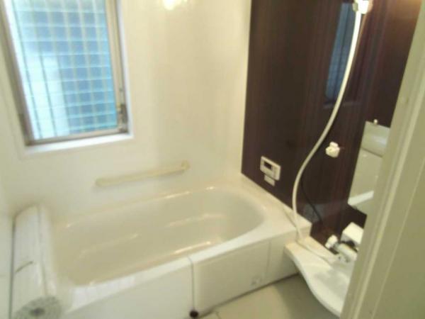 Same specifications photo (bathroom). Same specifications indoor photos (bathroom)