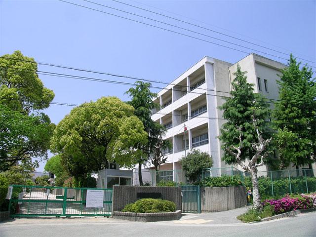 Primary school. Kayano 1080m to the East Elementary School