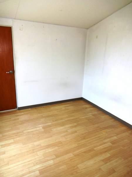 Non-living room. 2F north Western-style