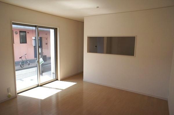 Same specifications photos (living). A home away from home to give breath to the "hot"