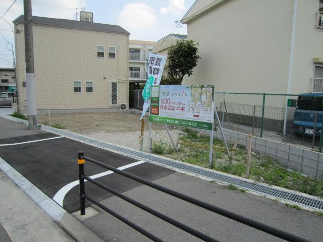 Local photos, including front road. Local (July 2013) Shooting