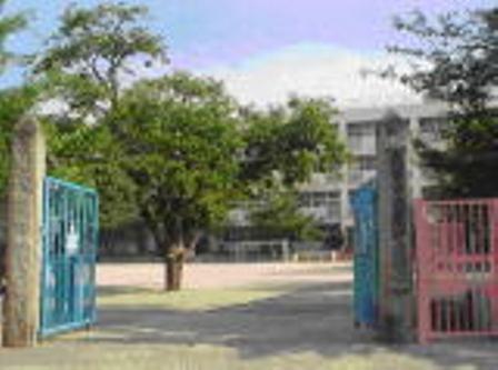 Primary school. Mino Municipal Minoo to elementary school 245m