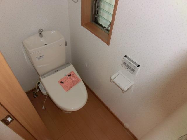 Toilet. Local (April 2013) Shooting