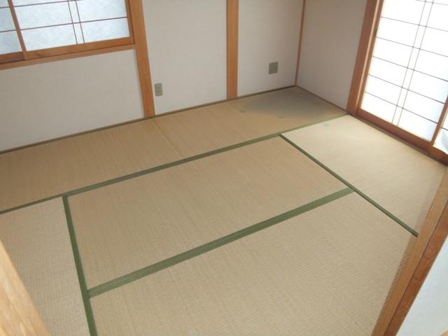 Non-living room. Sunny Japanese-style