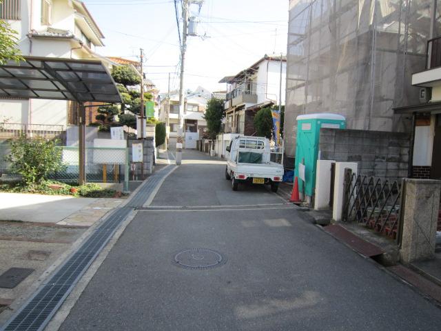 Local photos, including front road. Local (February 2013) Shooting