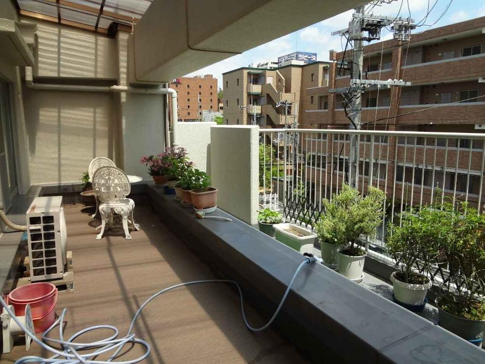 Balcony. Local (11 May 2013) Shooting