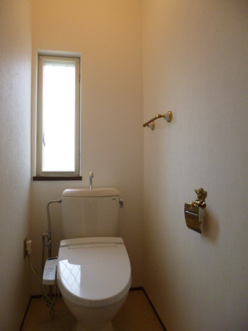 Toilet. First floor toilet ・ Toilet seat had made with cleaning warm function