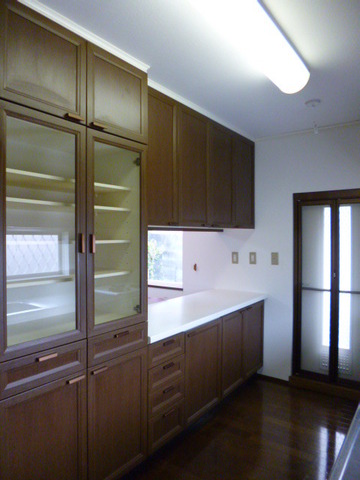 Other room space. Kitchen counter